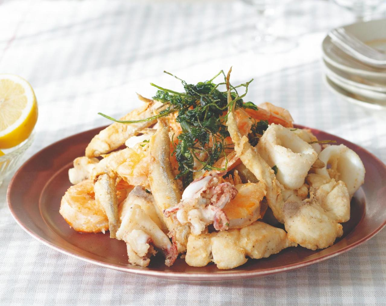 友人や家族が来たときに！ 気取りすぎない【ごちそうレシピ】3選「牛ステーキサラダ」「ミラノ風カツレツ」「魚介のイタリアンフリット」（画像5）