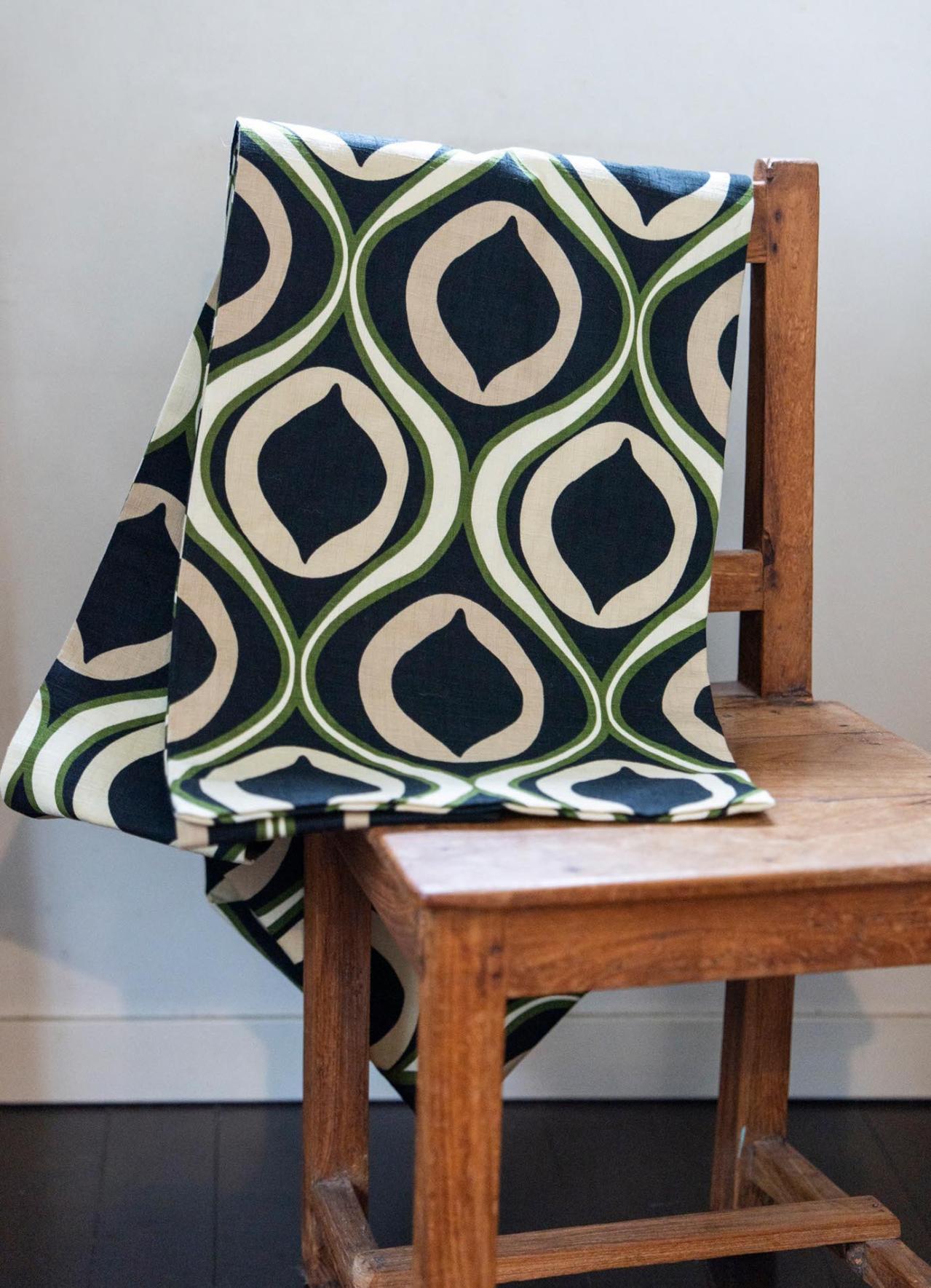 【50代からの着物の愉しみ方】「中年体形には洋服よりも着物が似合う」洗える素材で居酒屋やカラオケにも！（画像4）