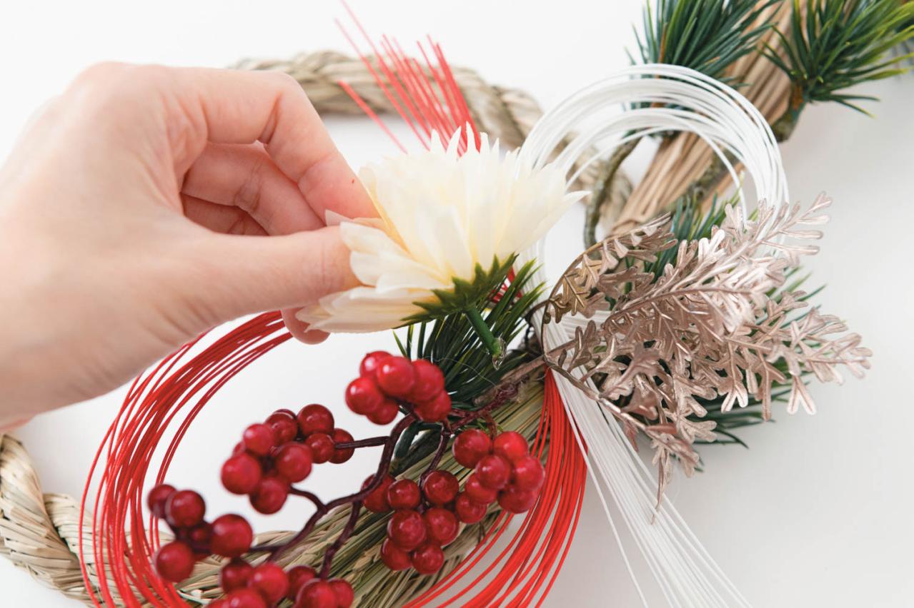 市販の材料で簡単！【しめ縄リース】マンションの玄関や洋間にも合うモダンなアレンジ（画像9）
