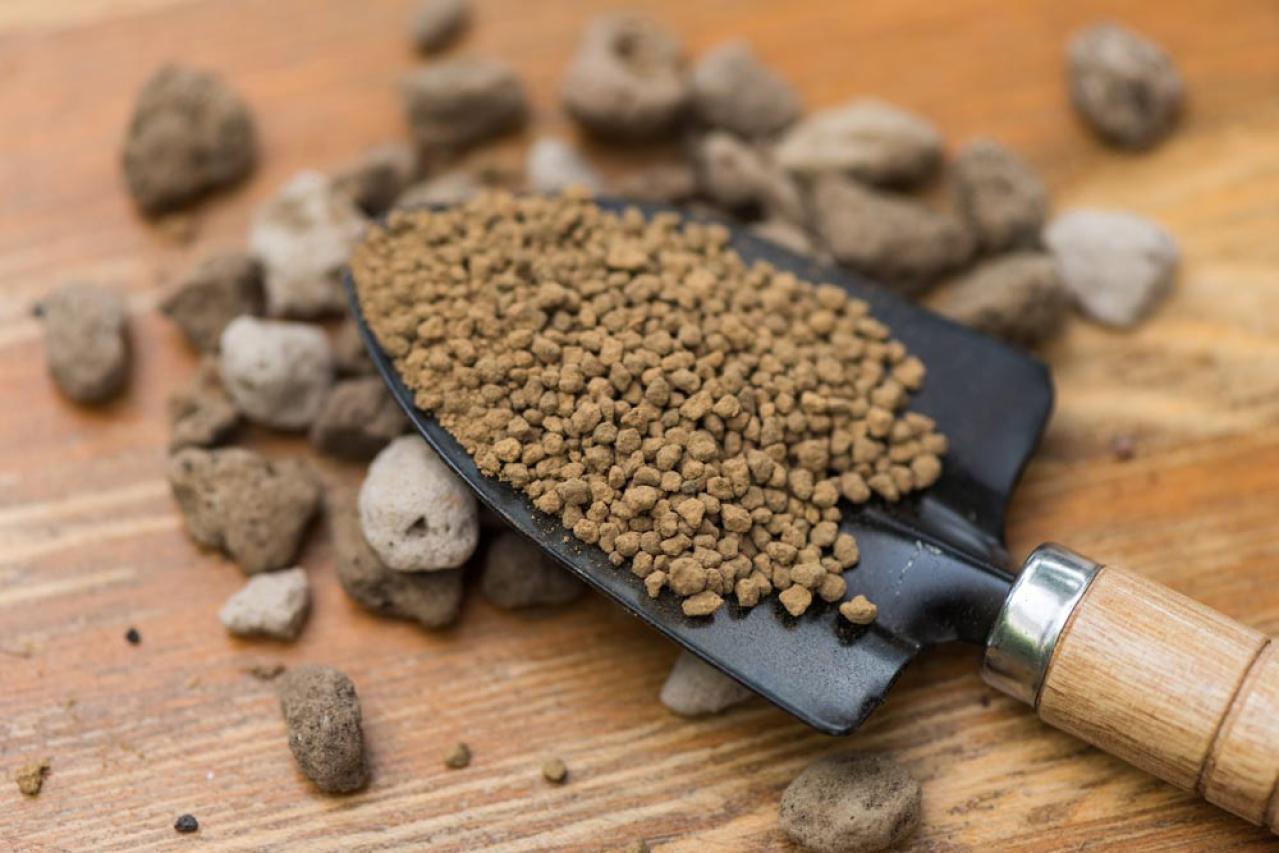 植物がぐんぐん育つ！鉢植えの用土選びのコツ。通気性・排水性を高めた配合土を作るには？（画像5）