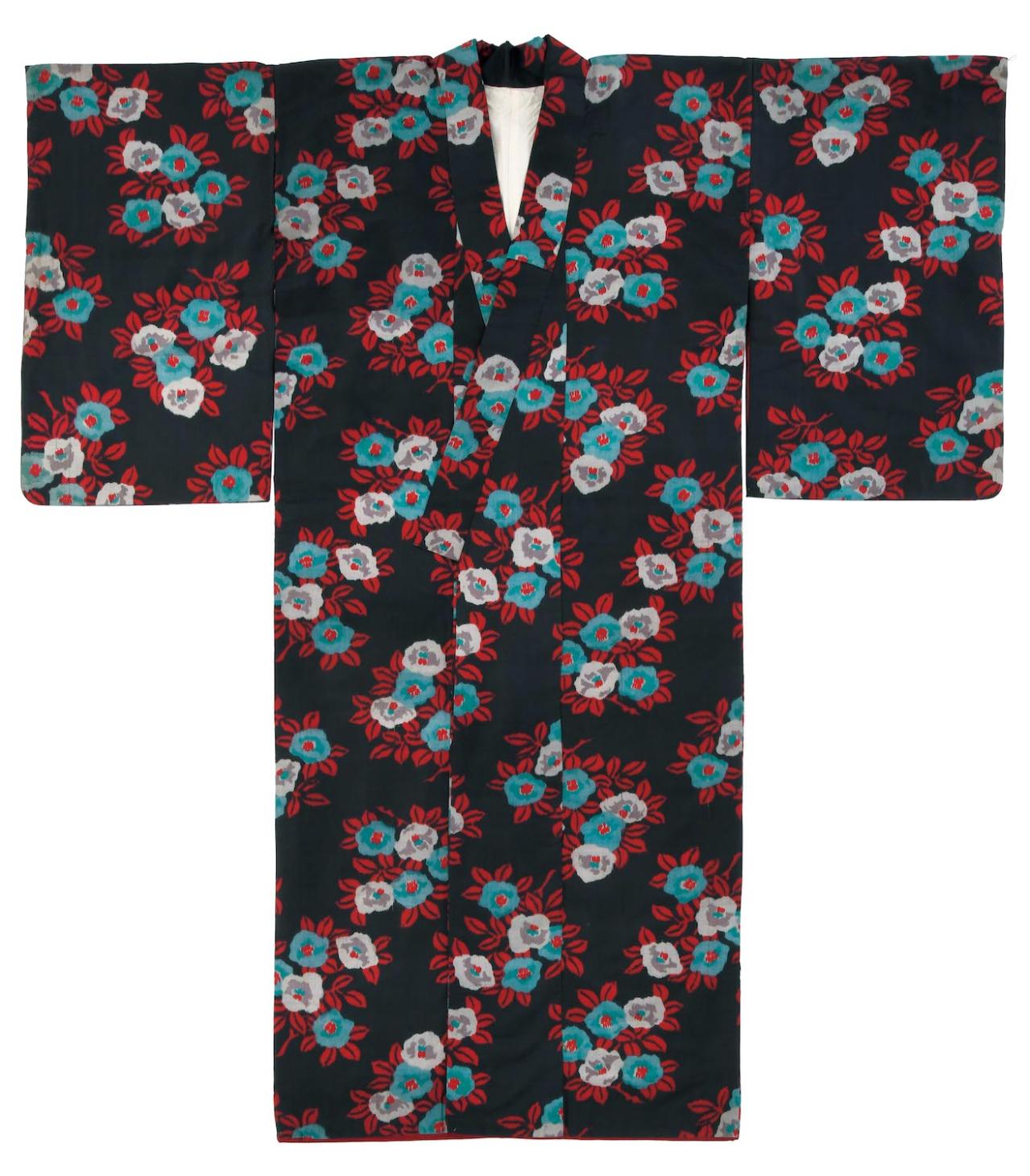 たんすに眠る着物がおしゃれなセットアップに！【着物リメイク】の簡単アイデア（画像7）