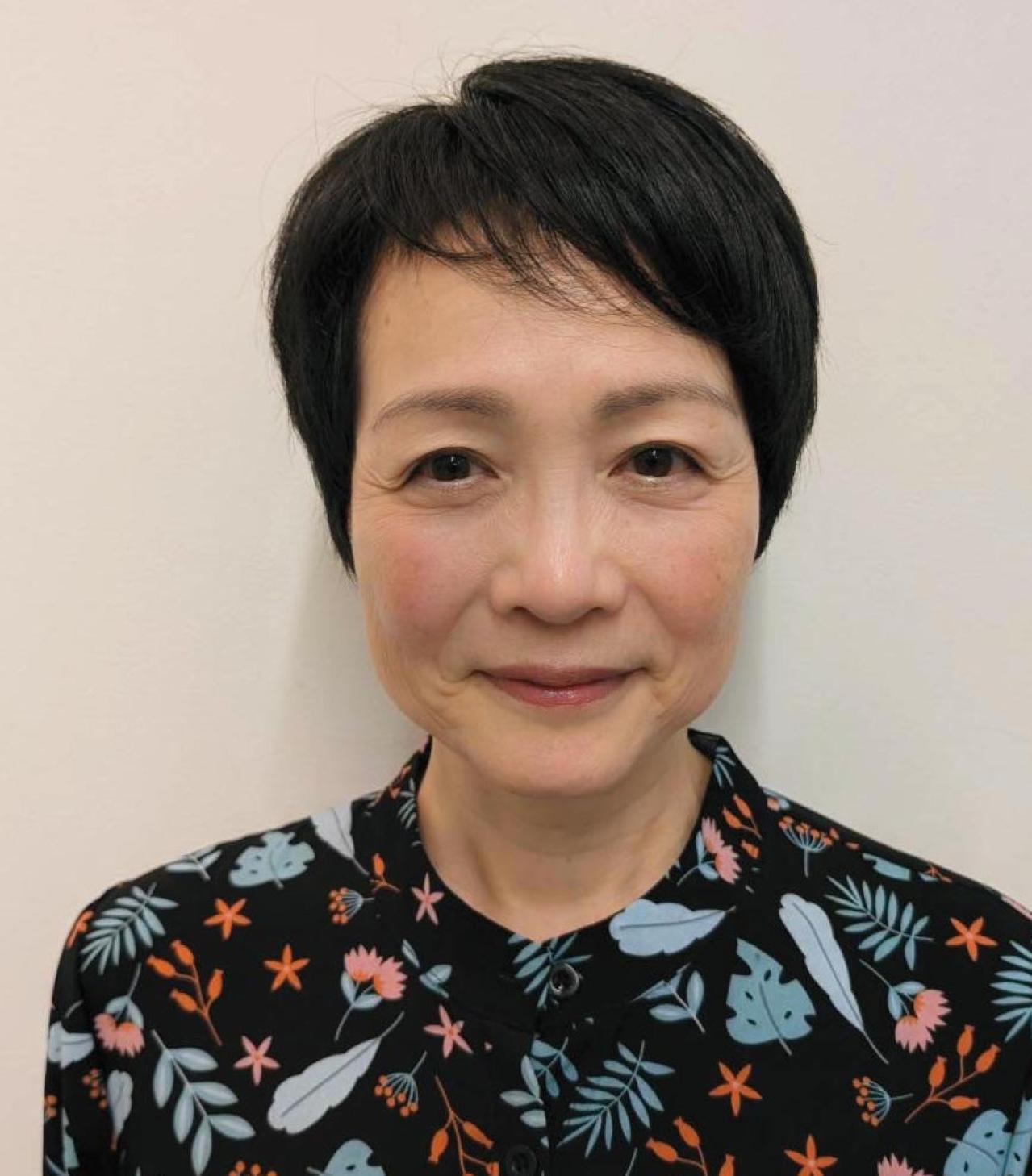 50代におすすめの【2026年最旬ショートヘア】2選。ハイライトで立体感をプラス！（画像7）