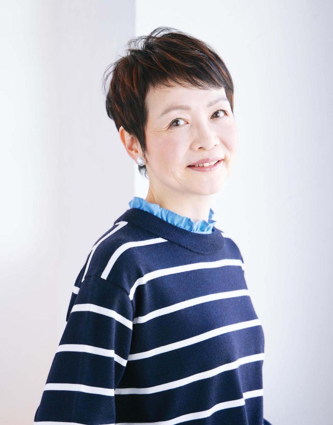 50代におすすめの【2026年最旬ショートヘア】2選。ハイライトで立体感をプラス！（画像8）