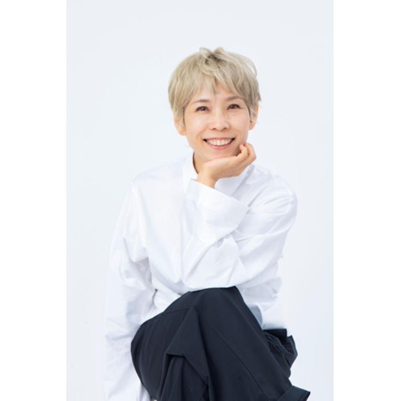 期間限定・購入者特典決定！人気YouTuberのヘアメイク職人・化け子さん監修トラベルポーチ（画像2）