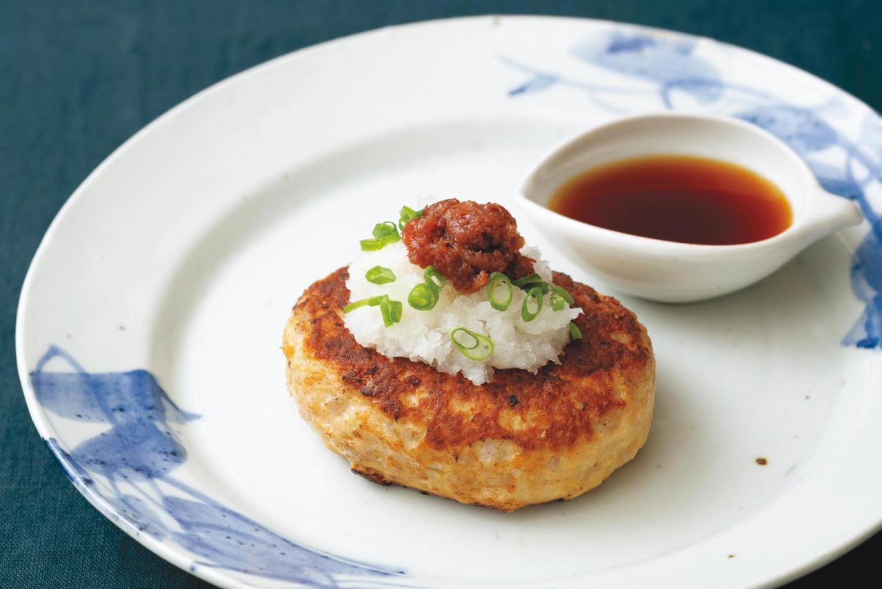 【三國シェフ】流のひと手間で劇的においしくなる！ 肉の定番おかず2選「鶏の水炊き／和風おろしハンバーグ」