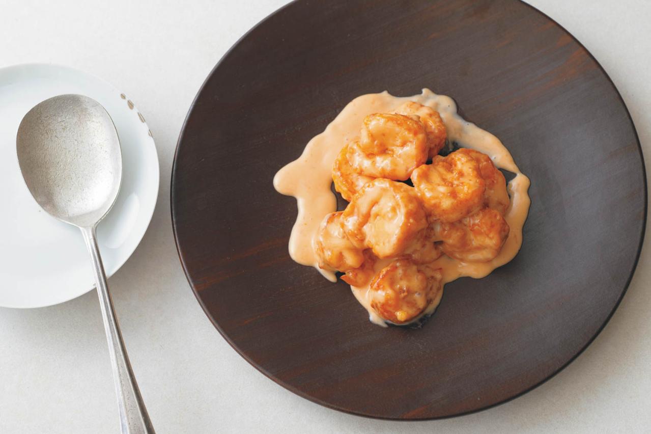 隠し味は“マーマレード”と“練乳”!?【三國シェフ】流・魚介の定番おかず2選「魚の煮つけ／えびマヨ」