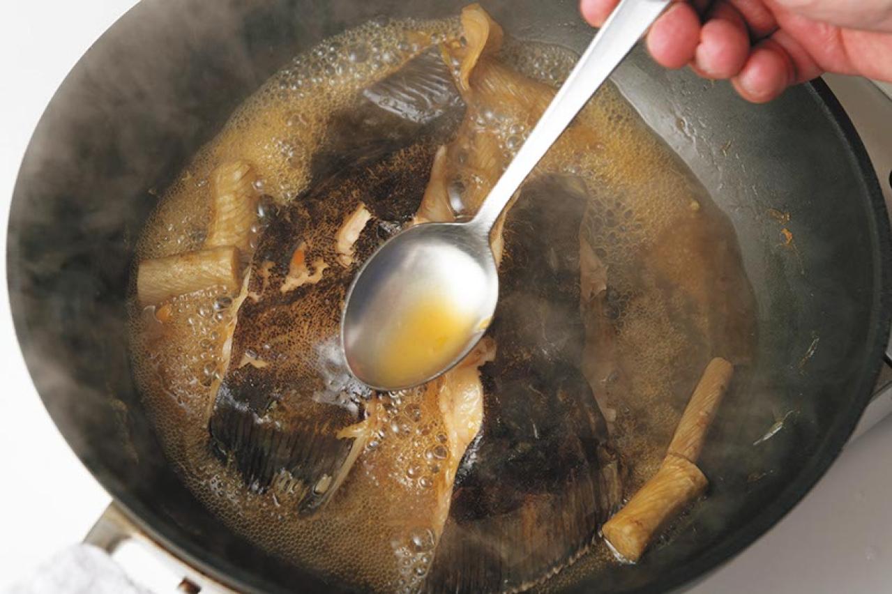 隠し味は“マーマレード”と“練乳”!?【三國シェフ】流・魚介の定番おかず2選「魚の煮つけ／えびマヨ」（画像6）