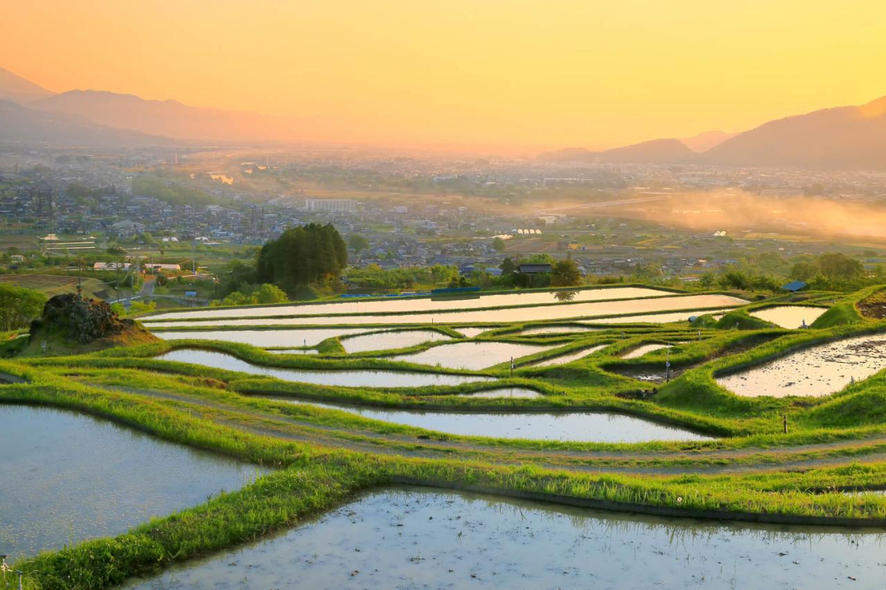 駅近だから老親との旅行にも◎【絶景駅・4選】山や渓谷美が眼前に！（画像3）