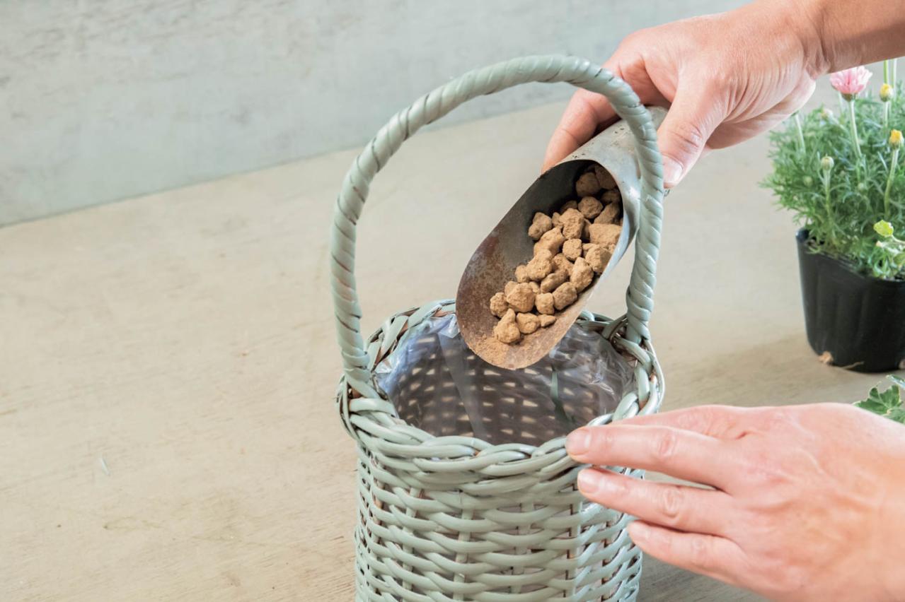 フローラ黒田園芸【黒田健太郎さん流】オーバル＆ラウンド形バスケットの寄せ植え。2つセットで飾るのがポイント！（画像26）