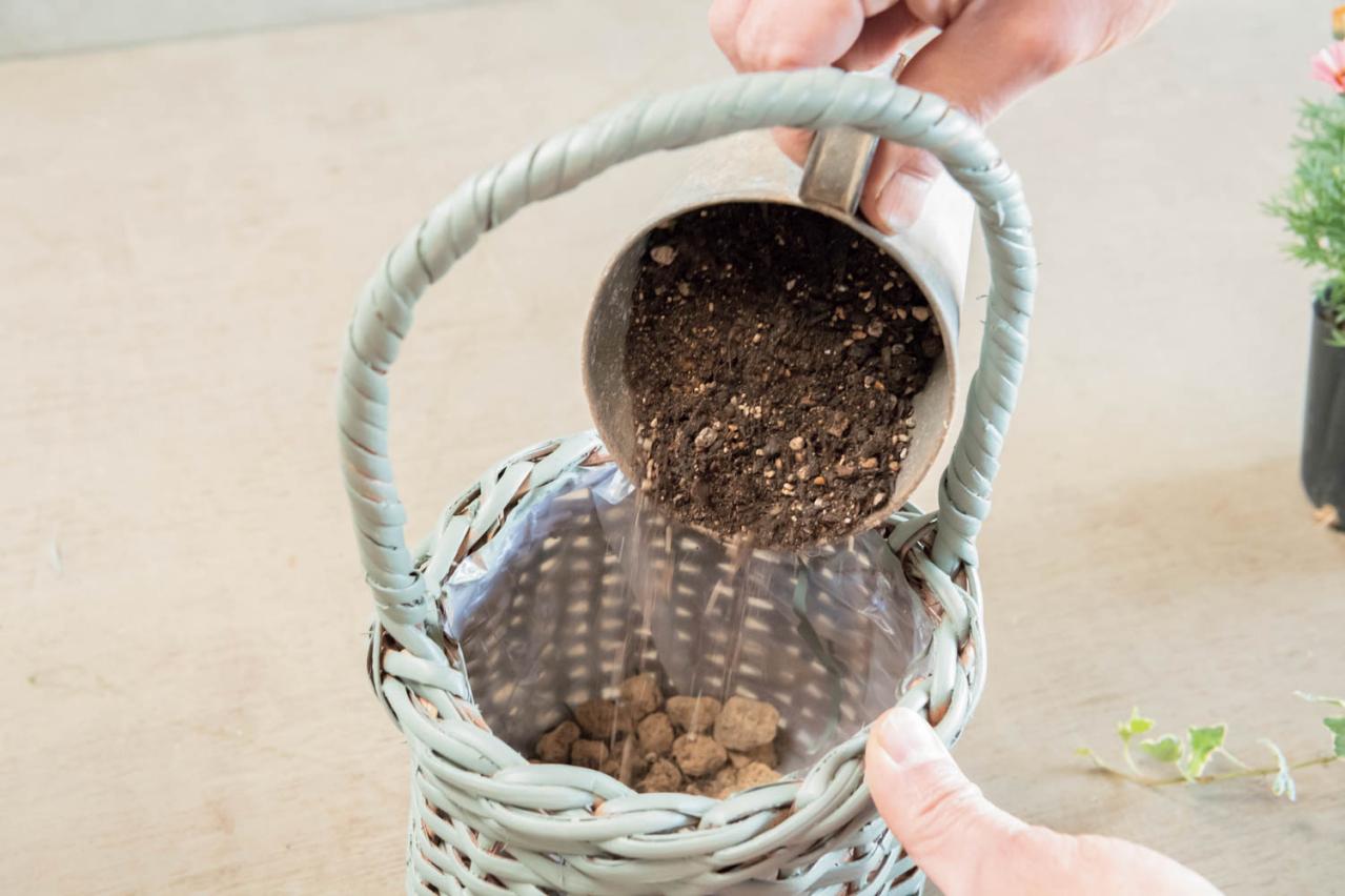 フローラ黒田園芸【黒田健太郎さん流】オーバル＆ラウンド形バスケットの寄せ植え。2つセットで飾るのがポイント！（画像27）