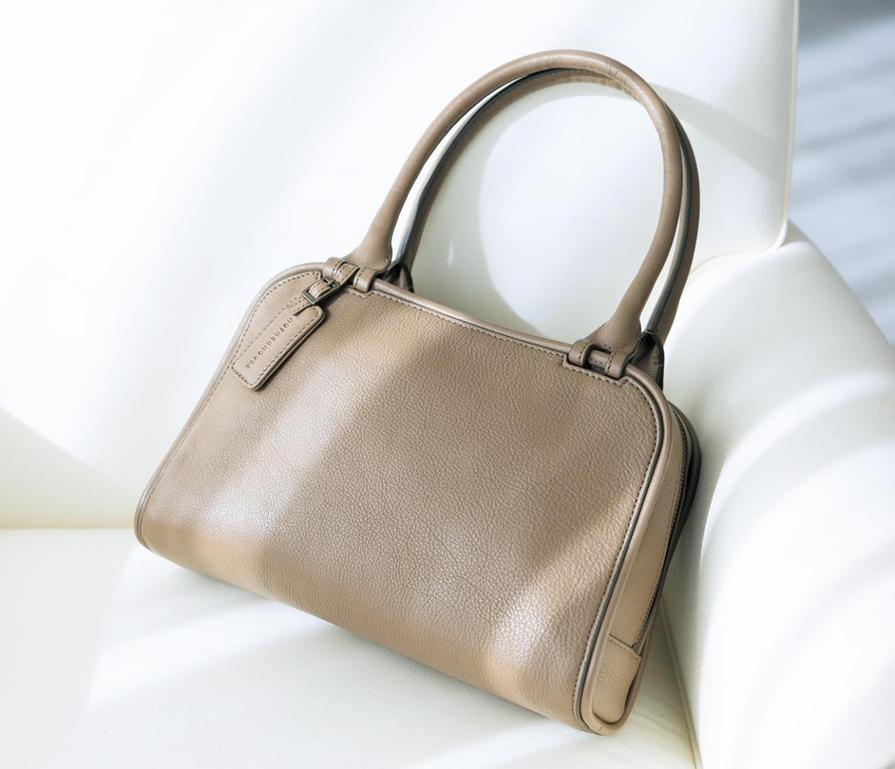 【50代からのハンドバッグ＆ボストンバッグ】スタイリストが厳選！どんな服でも品よく見せる名品バッグ（画像8）