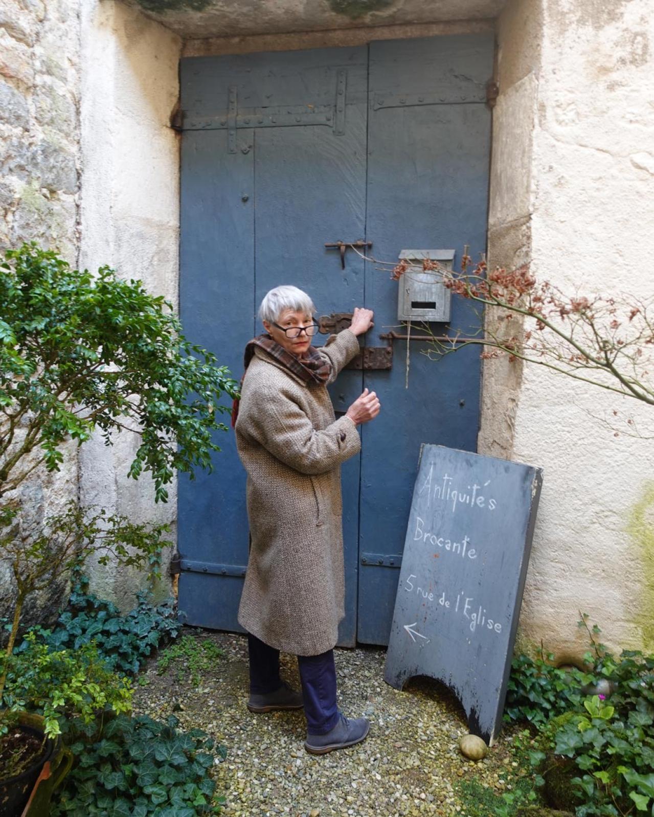南仏の片田舎でアンティーク店を営む69歳。魔女の館のような中世の家で語る「修復とは、家の魂を尊重すること」（画像2）