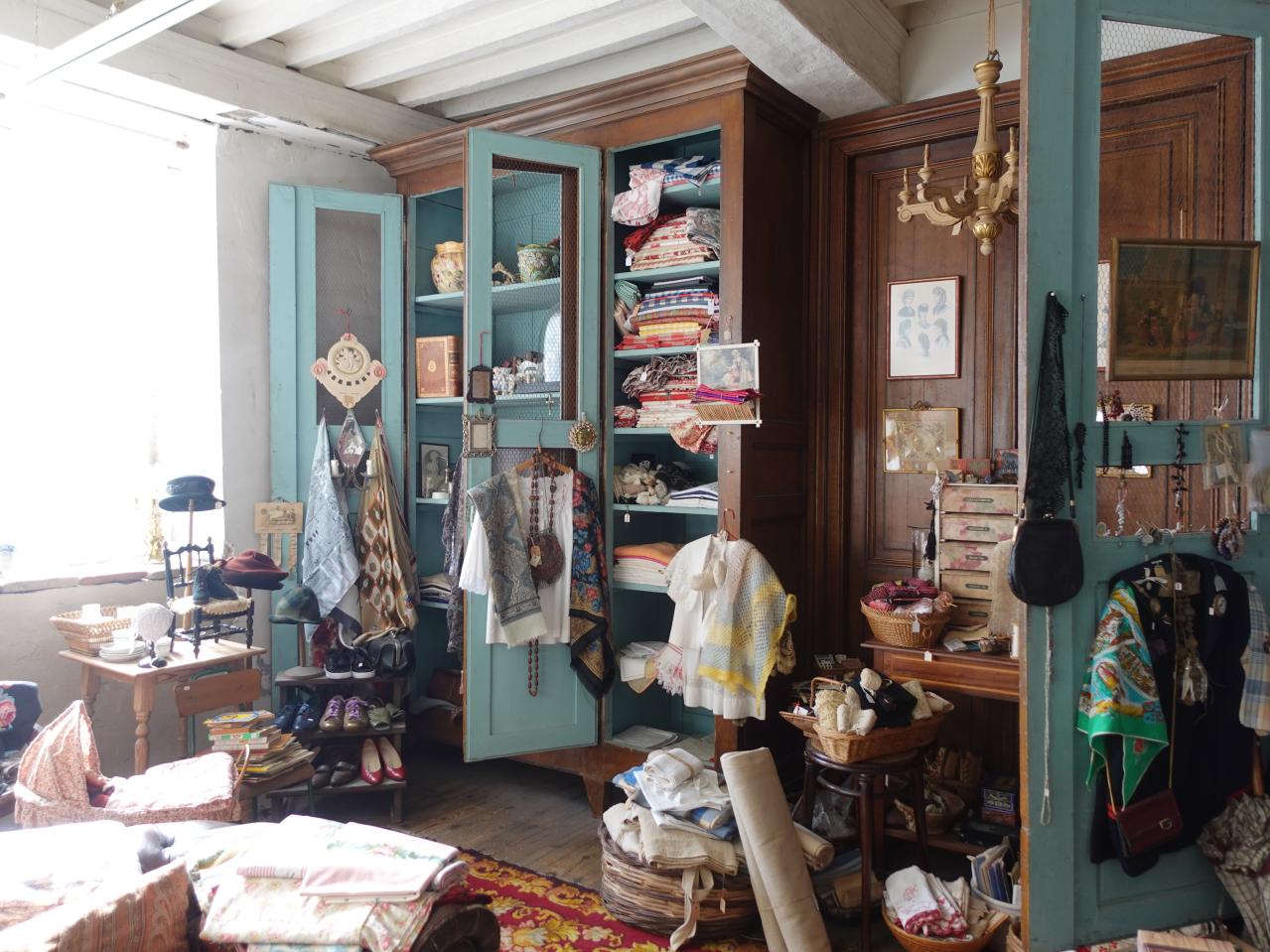 南仏の片田舎でアンティーク店を営む69歳。魔女の館のような中世の家で語る「修復とは、家の魂を尊重すること」（画像5）