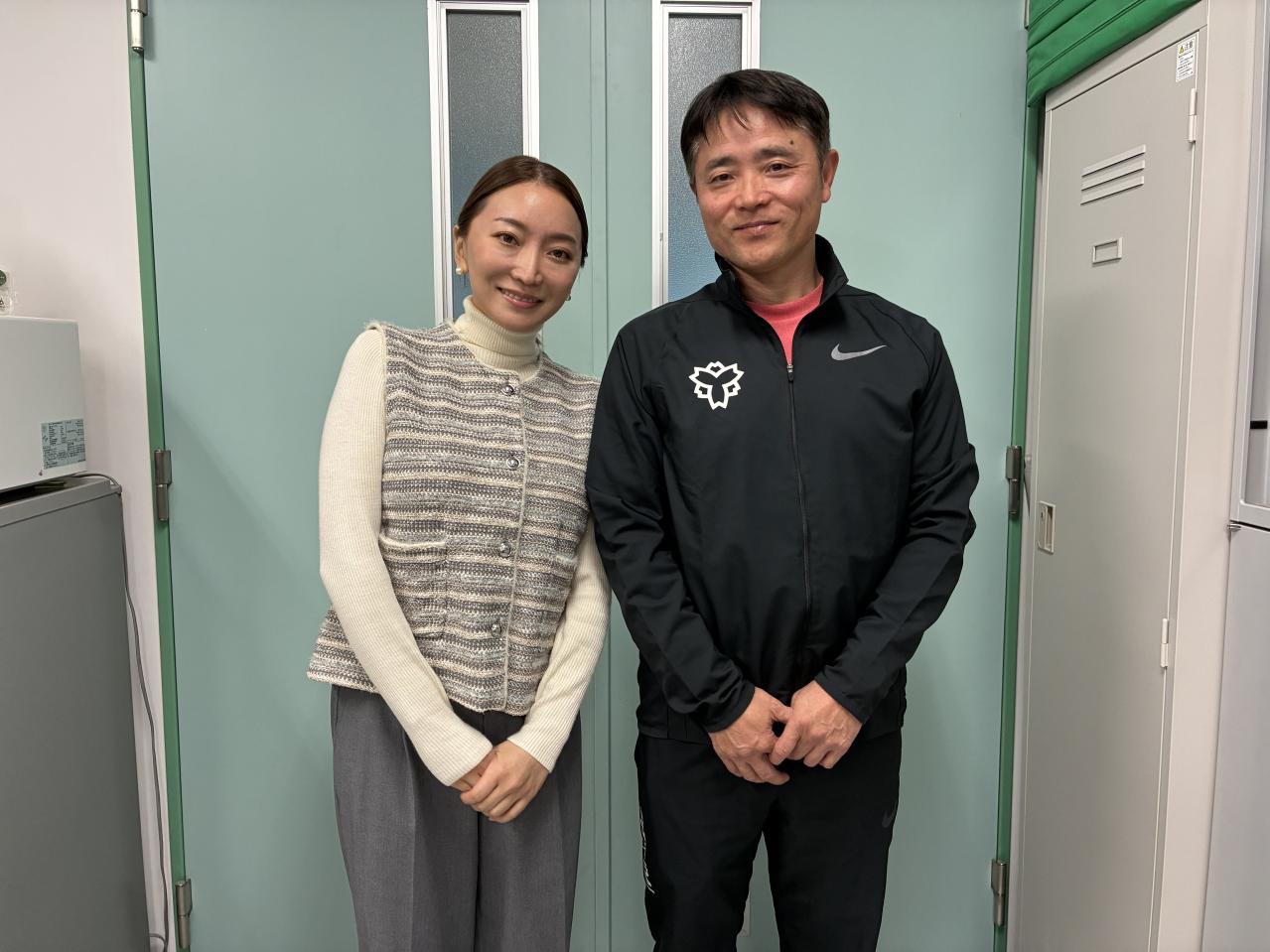 腰痛に悩む夫にもすすめたいストレッチ＆エクササイズも！加藤綾菜の【加藤家・笑顔の秘訣 #2】（画像14）