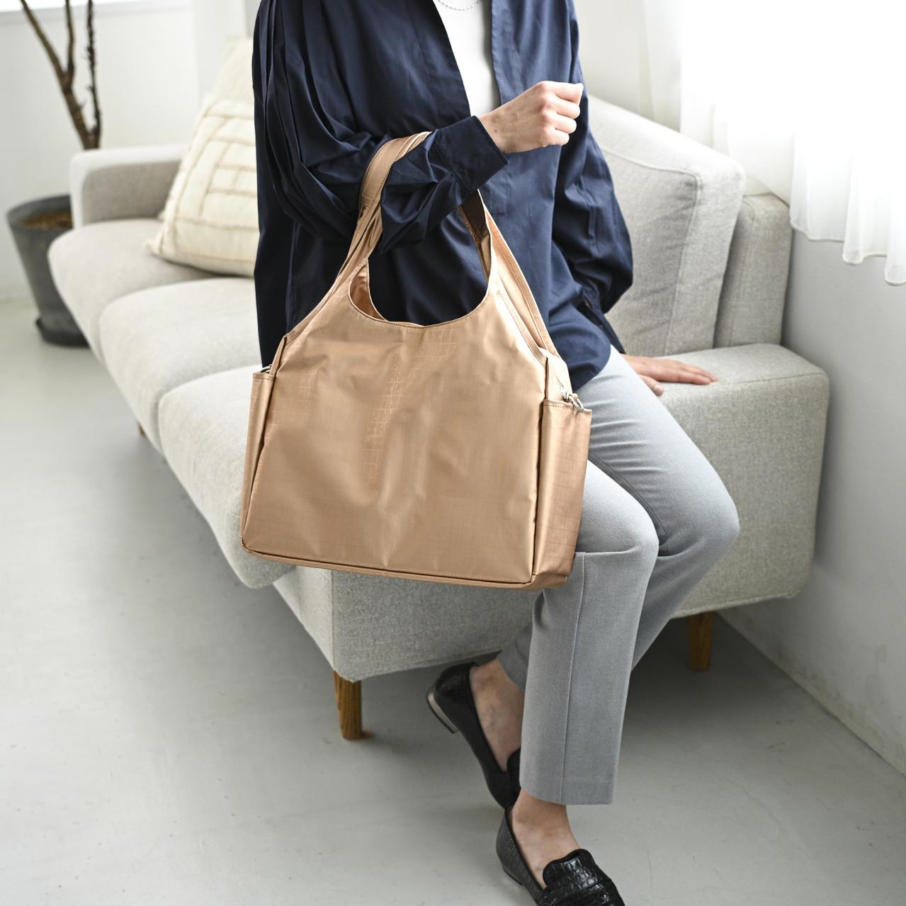 ゆうゆう商店限定色　超軽量2WAYくり手トート（画像8）