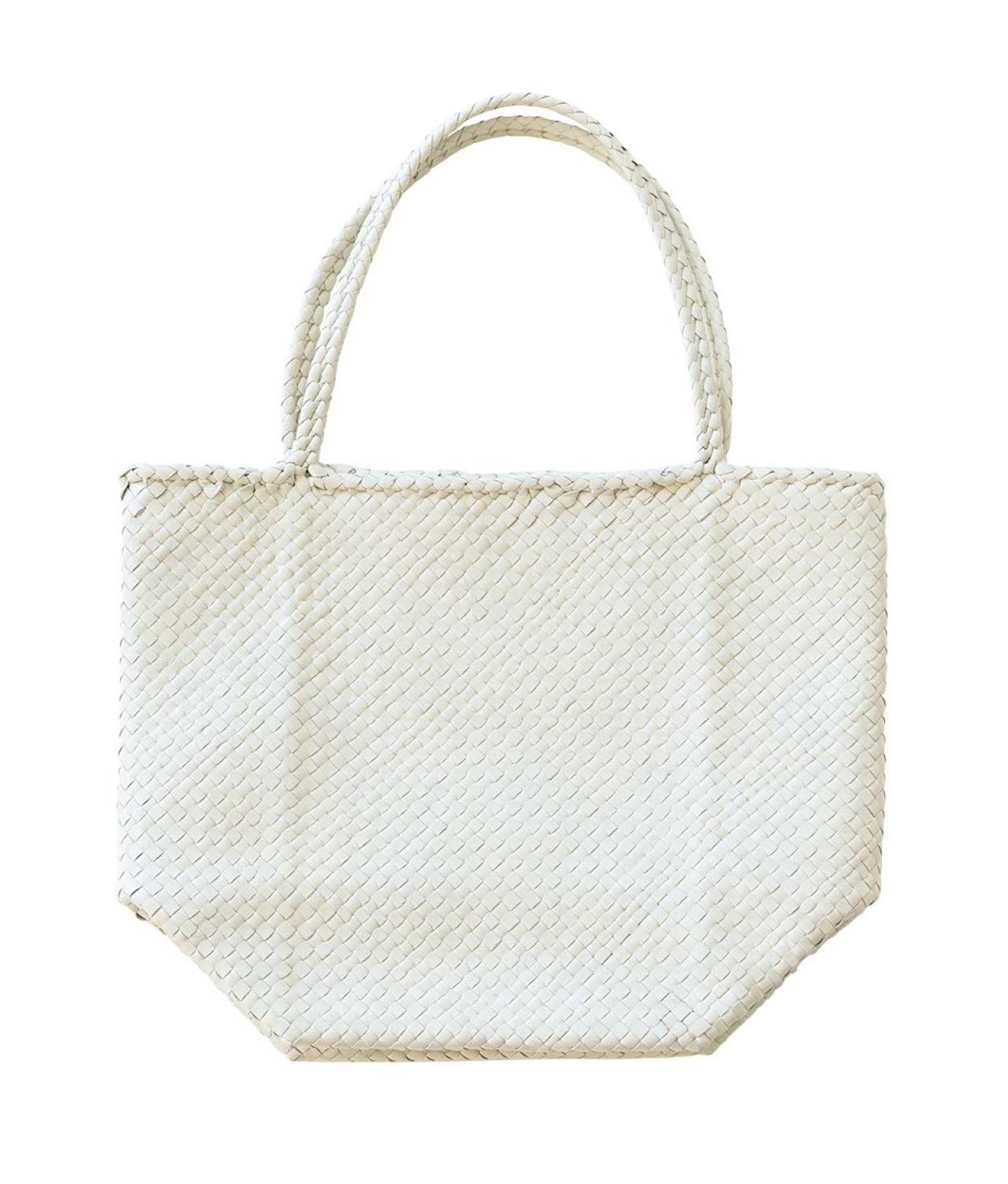 A4が入るのに上品【最旬トートバッグ4選】スタイリストが50代以上にすすめる名品とは？（画像4）