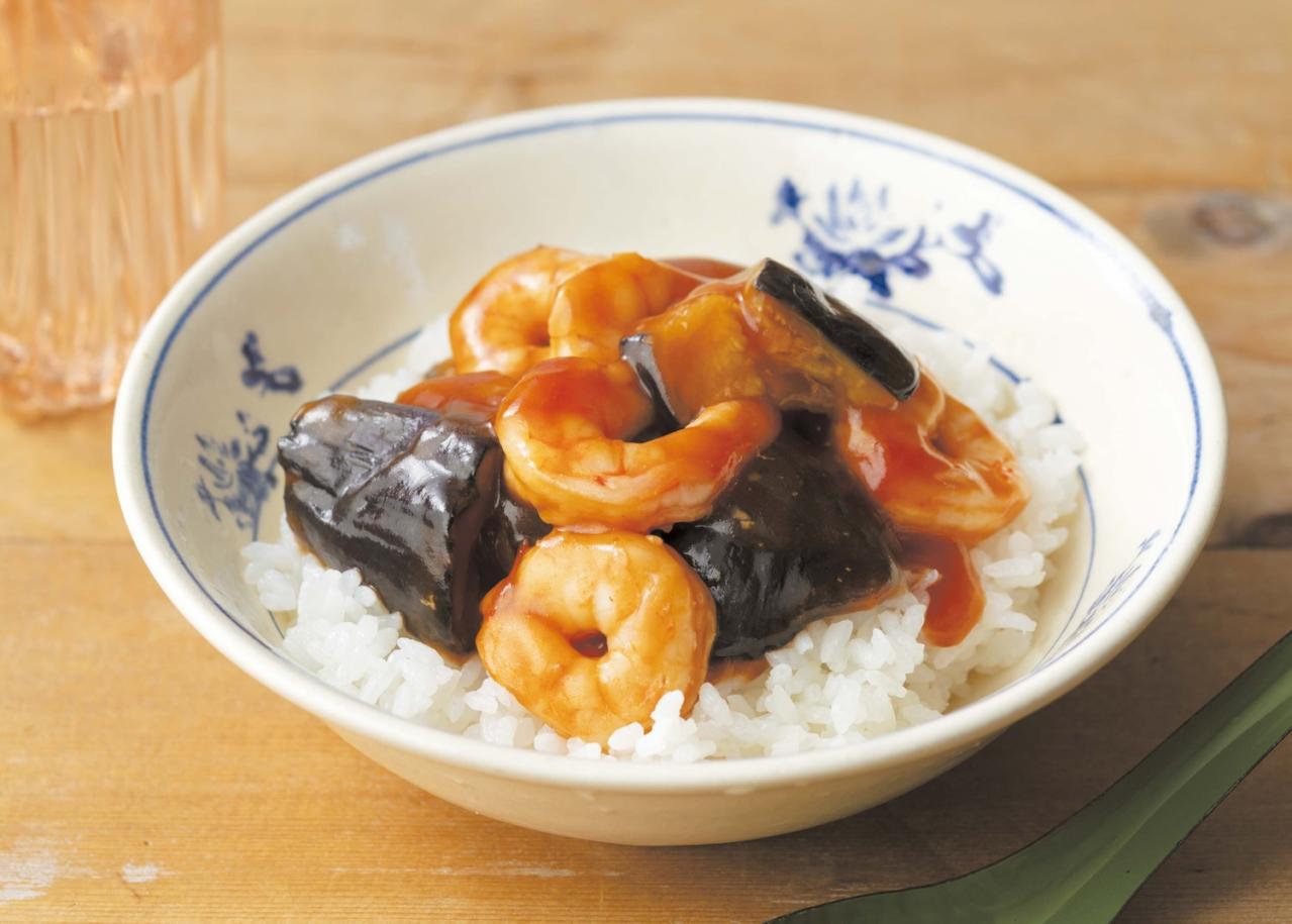 揚げてあるからコクがあっておいしい！【冷凍揚げなす】の時短レシピ2選「鶏肉オイスター煮／えびチリ丼」（画像5）