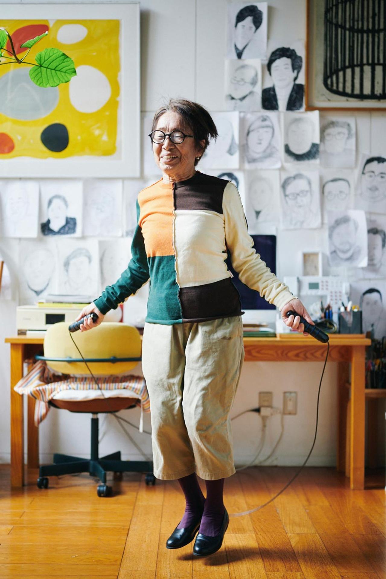 リビングでブランコ？【92歳ひとり暮らし】のデザイナーが続ける3つの“家の中習慣”で体力が落ちない理由（画像5）