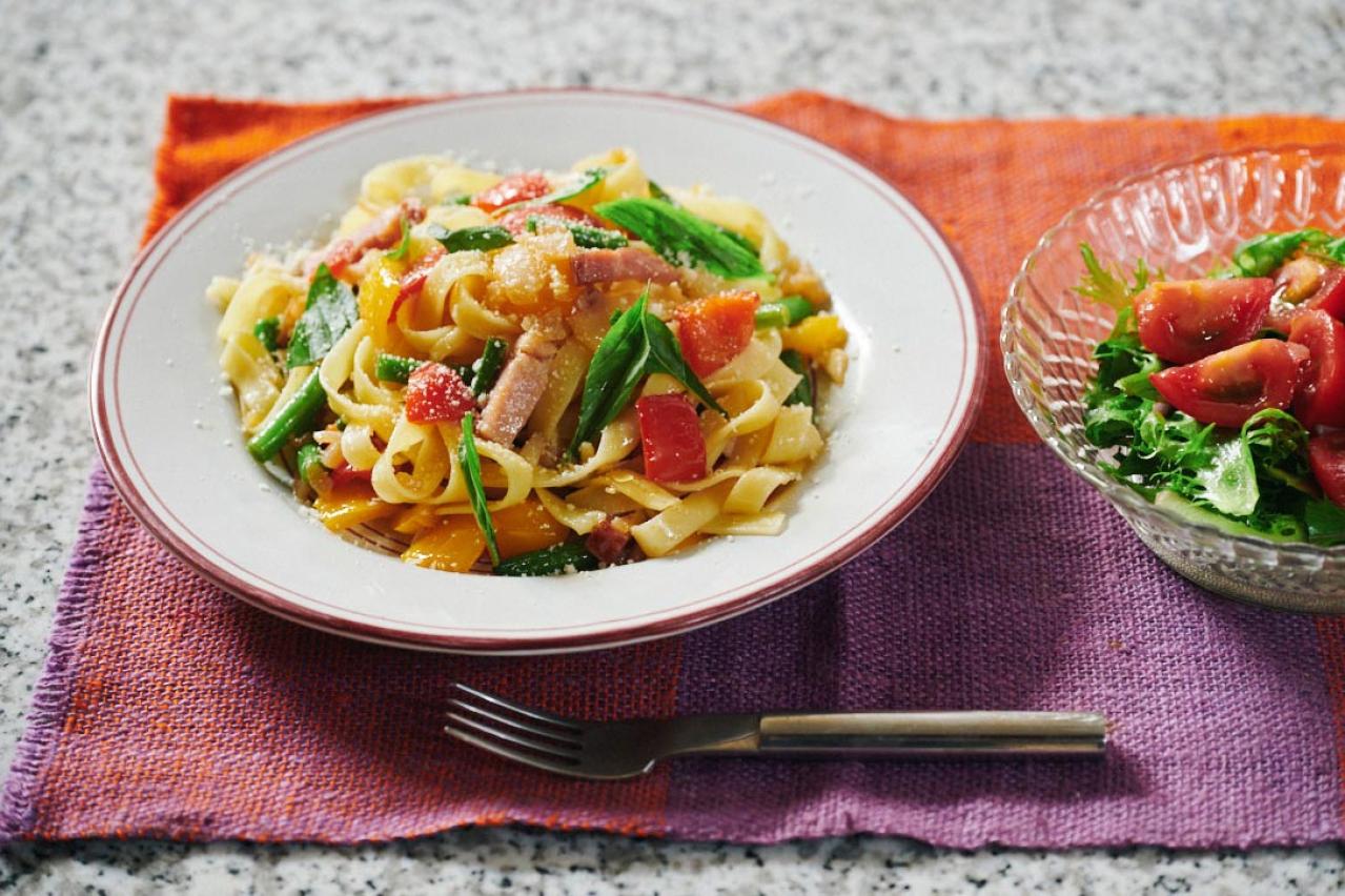 【92歳ひとり暮らし】の食卓がととのうこだわり。「ランチョンマットを使わないと落ち着かないんです」［粟辻早重さん］（画像2）