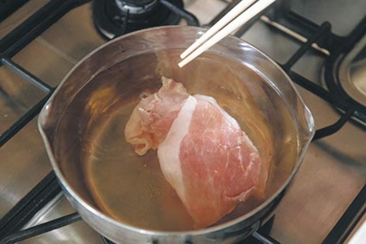 【豚肉のおかず】が手早くできる「甘酢無限つゆ」活用レシピ2選「豚こまボール甘酢あん／豚しゃぶ香味だれ」（画像6）