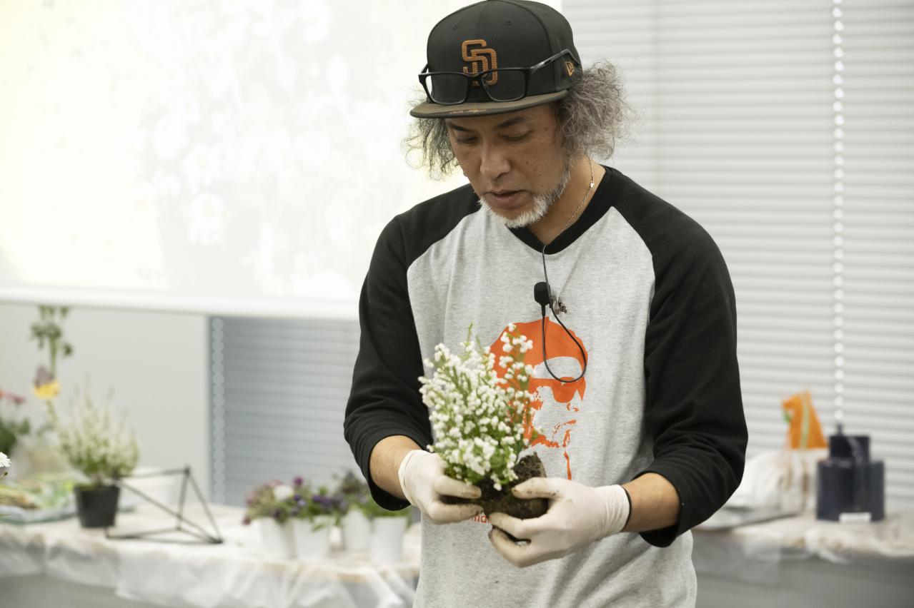 寄せ植えで失敗する原因は「土の入れ方」にあり!?  YouTubeで大人気！【オニちゃん】直伝（画像2）