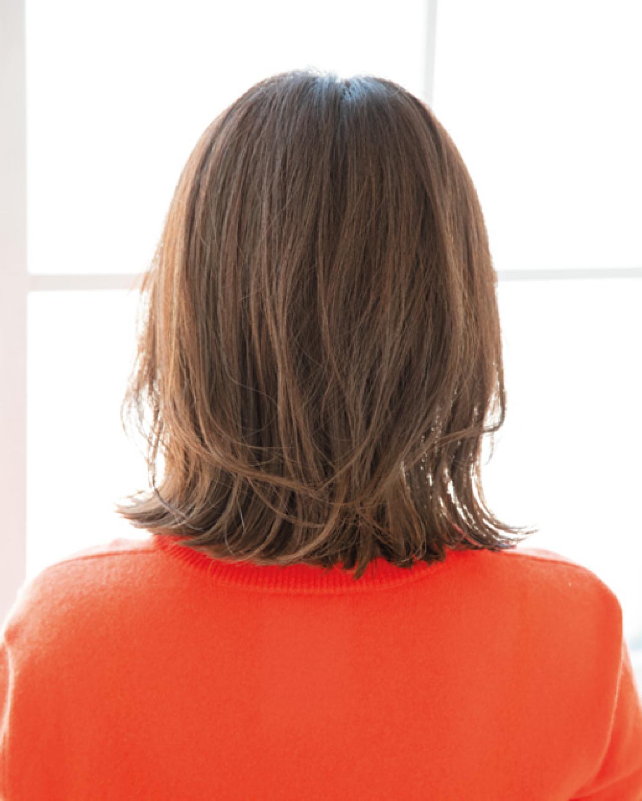 顔まわりのふんわり感で−5歳見え！【大人の外ハネミディアム】2選。人気サロン「natura」内藤新士さんが提案（画像7）