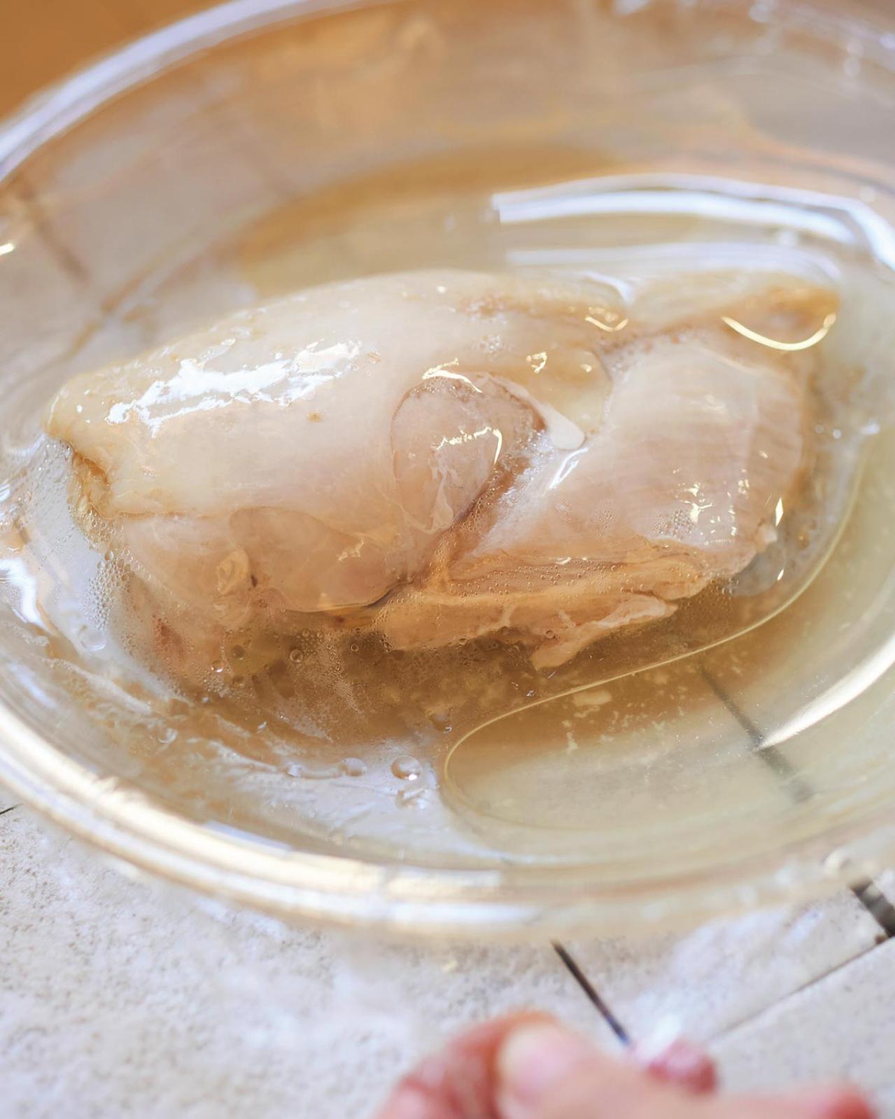 79歳・石原洋子さんの【電子レンジごはん】鶏むね肉をしっとり蒸し鶏にする基本とアレンジ2品（画像2）