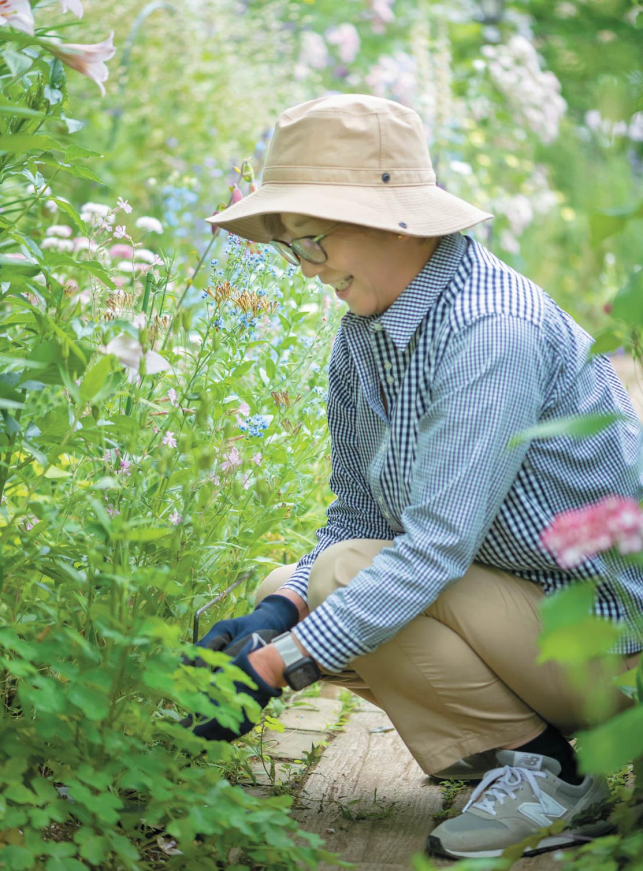埼玉県鴻巣市・鈴木明美さんの庭へ。タネまき30種以上【バラと草花】があふれる5月の景色（画像2）