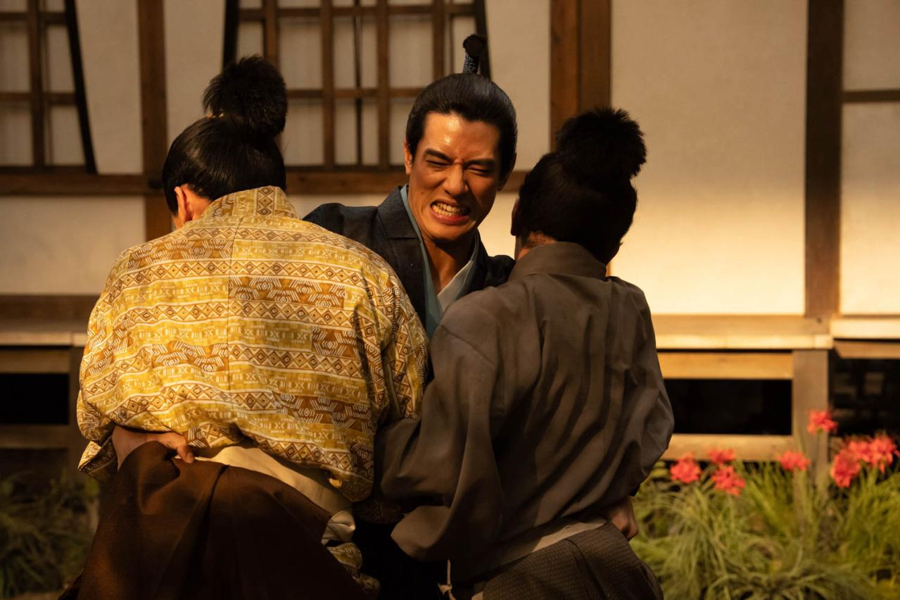 浅井長政（中島歩）、藤吉郎（池松壮亮）、小一郎（仲野太賀）
