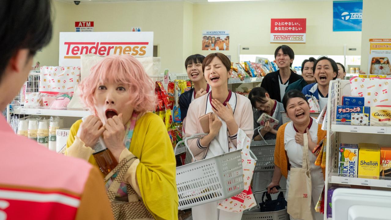 中島健人さん主演【コンビニ兄弟】次回の写真、あらすじを公開！ 第7話「恋の考察をグランマと。桃のタルトを添えて」のストーリー展開は？（ネタバレあり）（画像2）