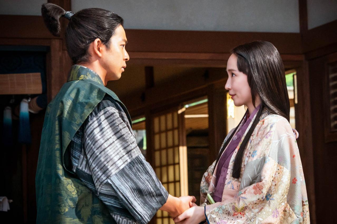 【豊臣兄弟！】最後の力を振り絞り、戦場へと向かう竹中半兵衛（菅田将暉）。荒木村重（トータス松本）のクズ男ぶりも見もの！（画像15）
