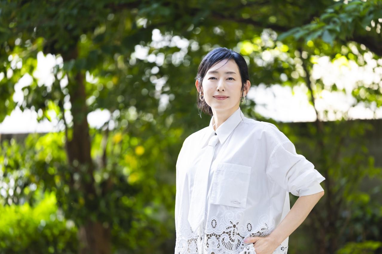 『わたしの書、頁を図る』で舞台初主演の【木村多江さん】自らも人間関係に傷ついた経験が。「孤独な主人公はかつての私」