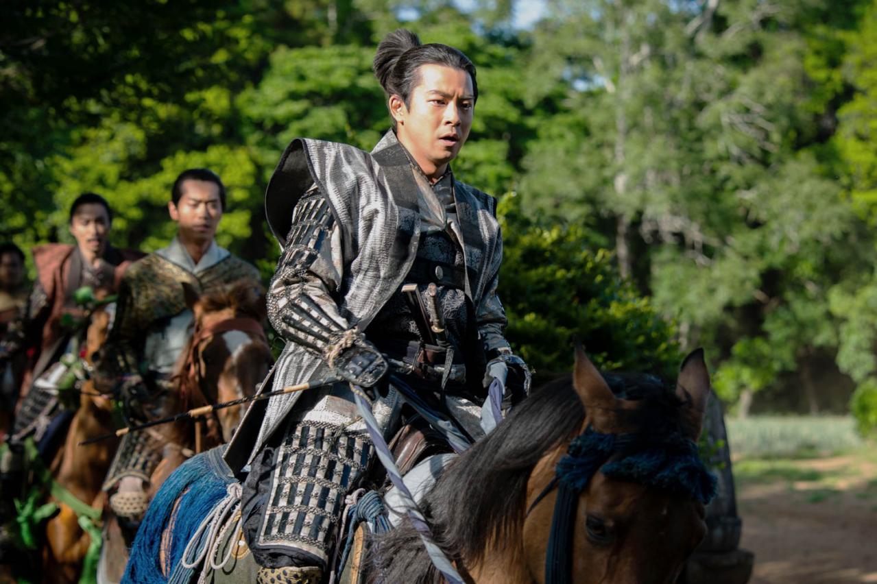 う羽柴小一郎長秀（仲野太賀）