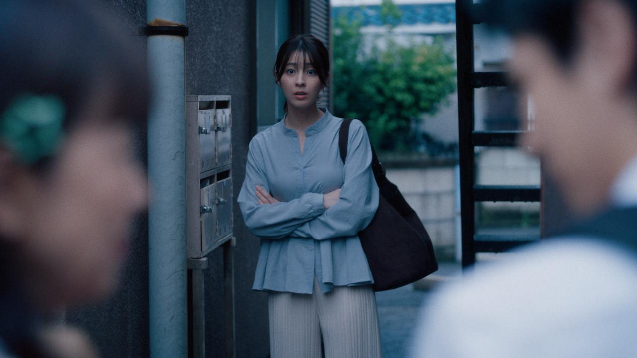 豆原一成（JO1）主演【夫婦と16歳〜狂気の隣人〜】第4話の写真、あらすじを公開！ 美子（かたせ梨乃）を「お母さん」と呼ぶ謎の女が出現！（ネタバレあり）（画像3）