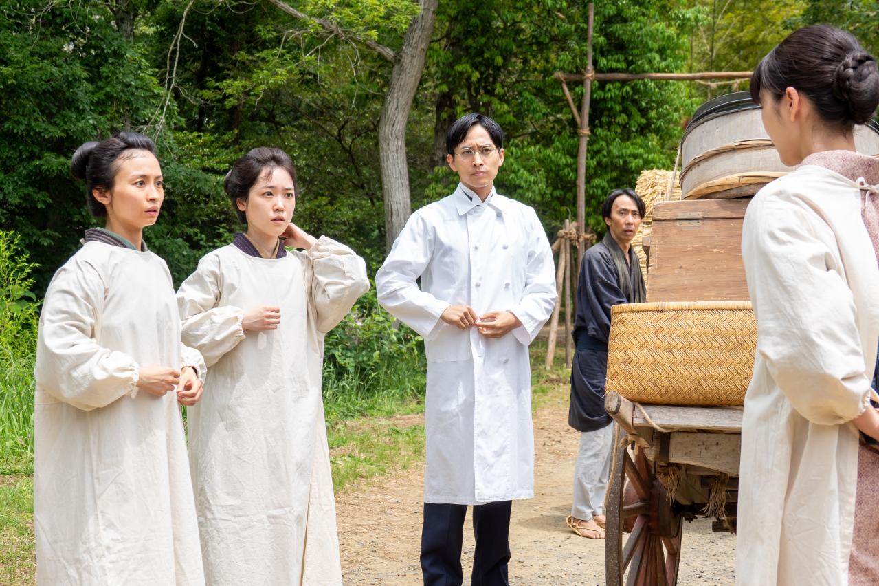 朝ドラ『風、薫る』遺体だと思ったら動いた！中村倫也“藤次”の正体と、去り際に残した一言（画像2）