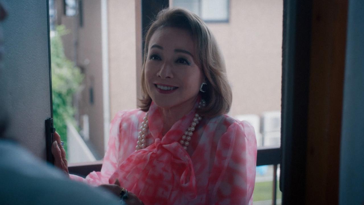 【夫婦と16歳〜狂気の隣人〜】第7話の写真、あらすじを公開！紘（豆原一成）に猛アタックを続ける美子（かたせ梨乃）、二人はどうなる？（ネタバレあり）（画像4）