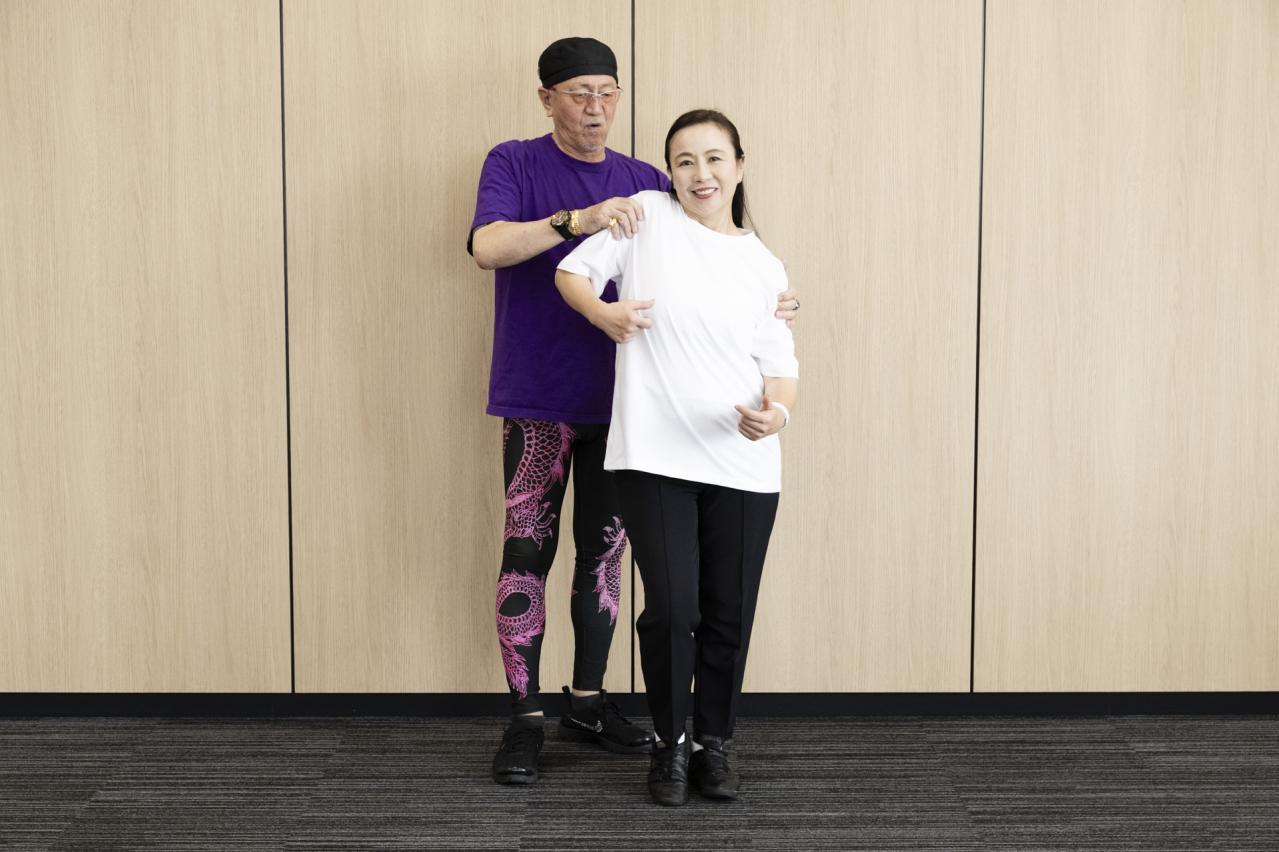 72歳・デューク更家の「健康になる歩き方」レッスン。合言葉は「気がついたら100歳だった！」（画像7）