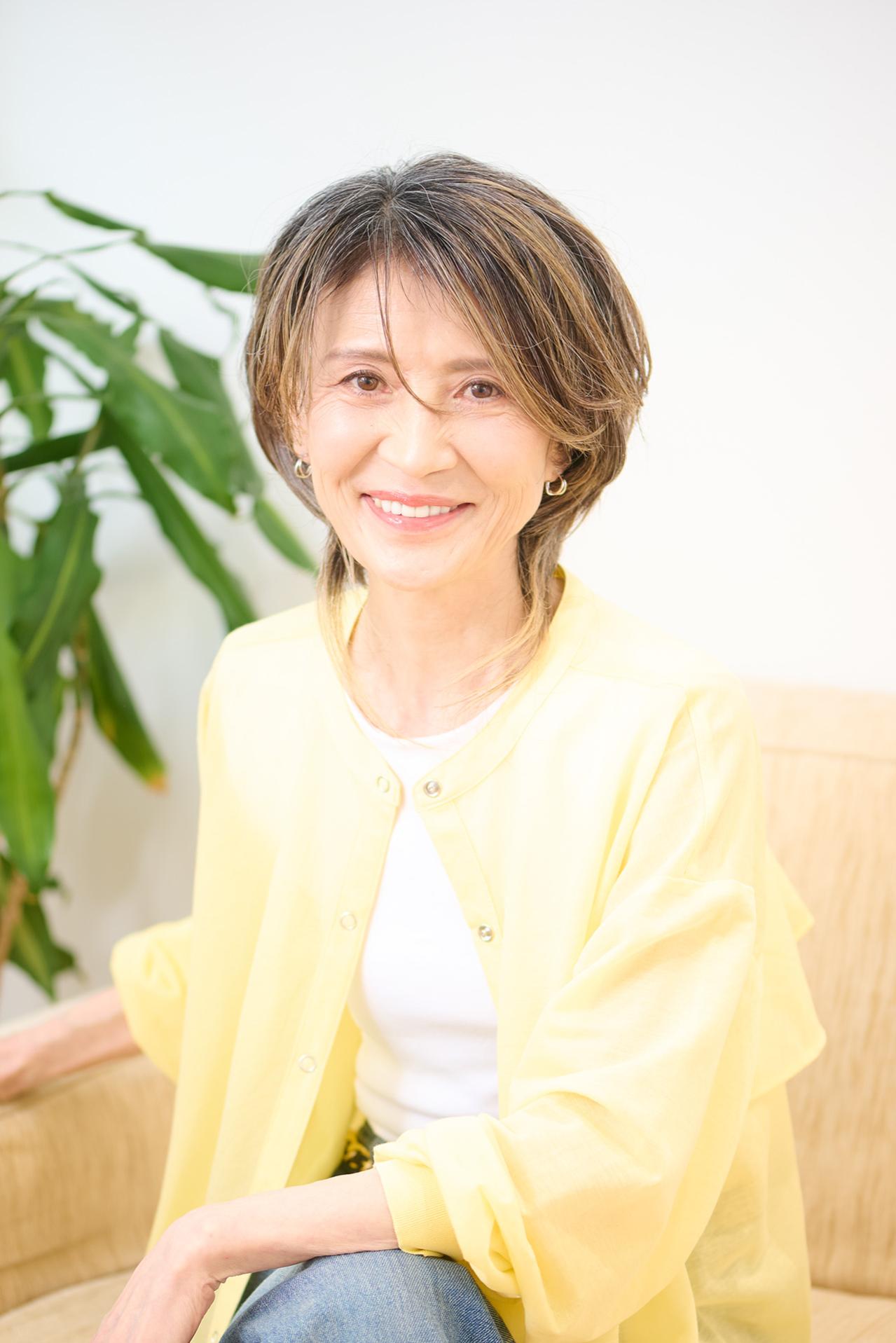 白髪もパサつきもあきらめない。62歳・63歳の「えがお美容室」お悩み解決ヘア2実例（ボブ＆ウルフレイヤー）（画像3）