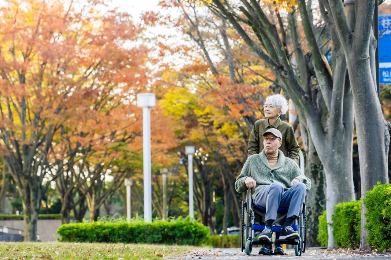 親の「最期は家で」にどう向き合う？説得しない会話のコツと、支援の整え方