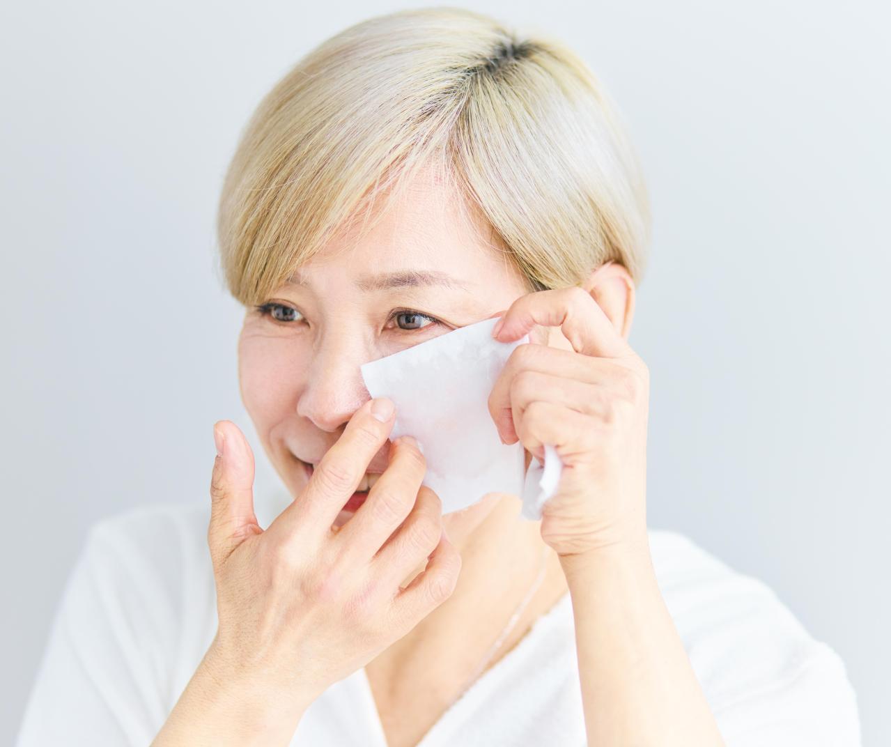 ヘアメイク職人・化け子さんに学ぶ、大人肌と髪の「落とすケア」習慣と薄づきメイクのコツ（画像7）