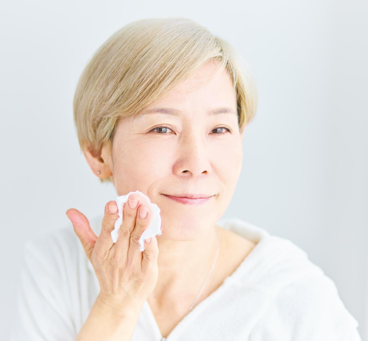 ヘアメイク職人・化け子さんに学ぶ、大人肌と髪の「落とすケア」習慣と薄づきメイクのコツ（画像8）