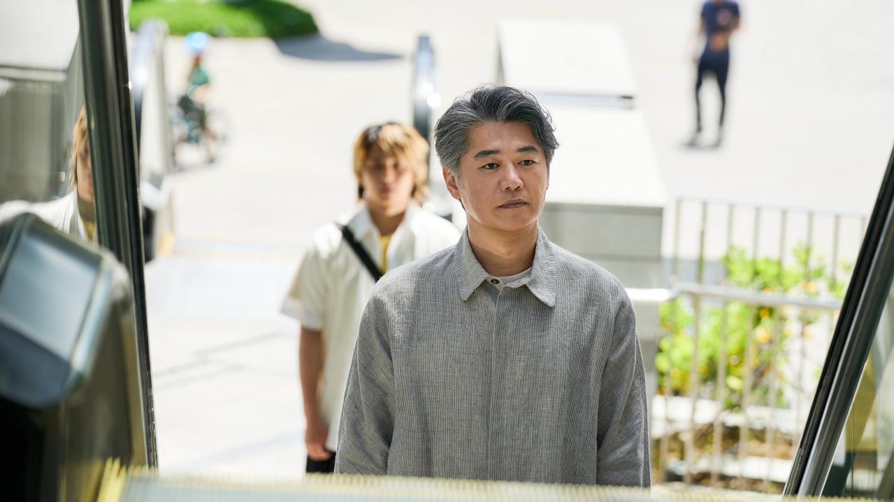 NHK夜ドラ【税金で買った本】第27回のあらすじは？ 紀一（奥平大兼）、久しく会っていなかった父（平山浩行）を見つけ、あとを追うと…（ネタバレあり）（画像2）