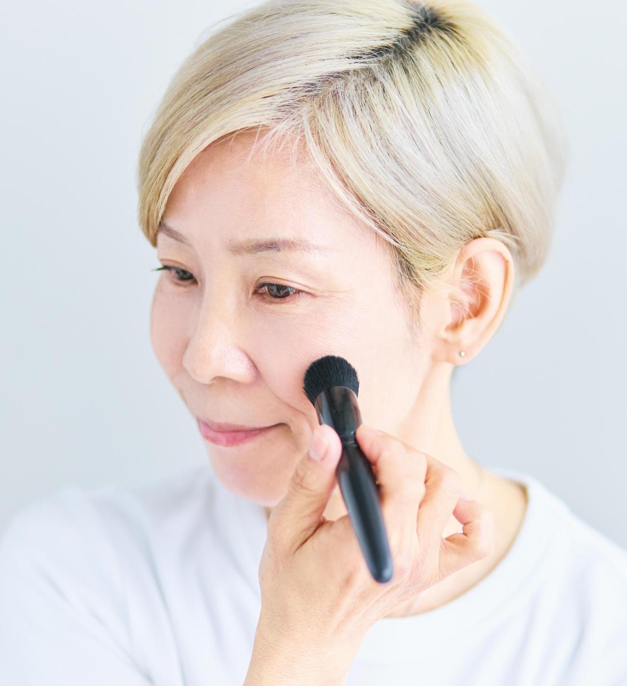 ヘアメイク職人・化け子さん【大人の肌・髪の悩み相談室】シミの厚塗り・たるみクマ・薄毛見えを自然に整えるコツ（画像9）