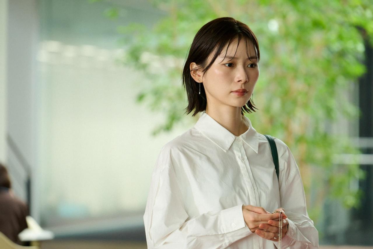 テレ東・新ドラマ【妻を引退します】第2話「権力者のパワーと闇」のあらすじは？ 娘の事故の真相を探るべく、元天才子役・鮎川穂奈未（朝日奈央）が芸能界復帰！（ネタバレあり）