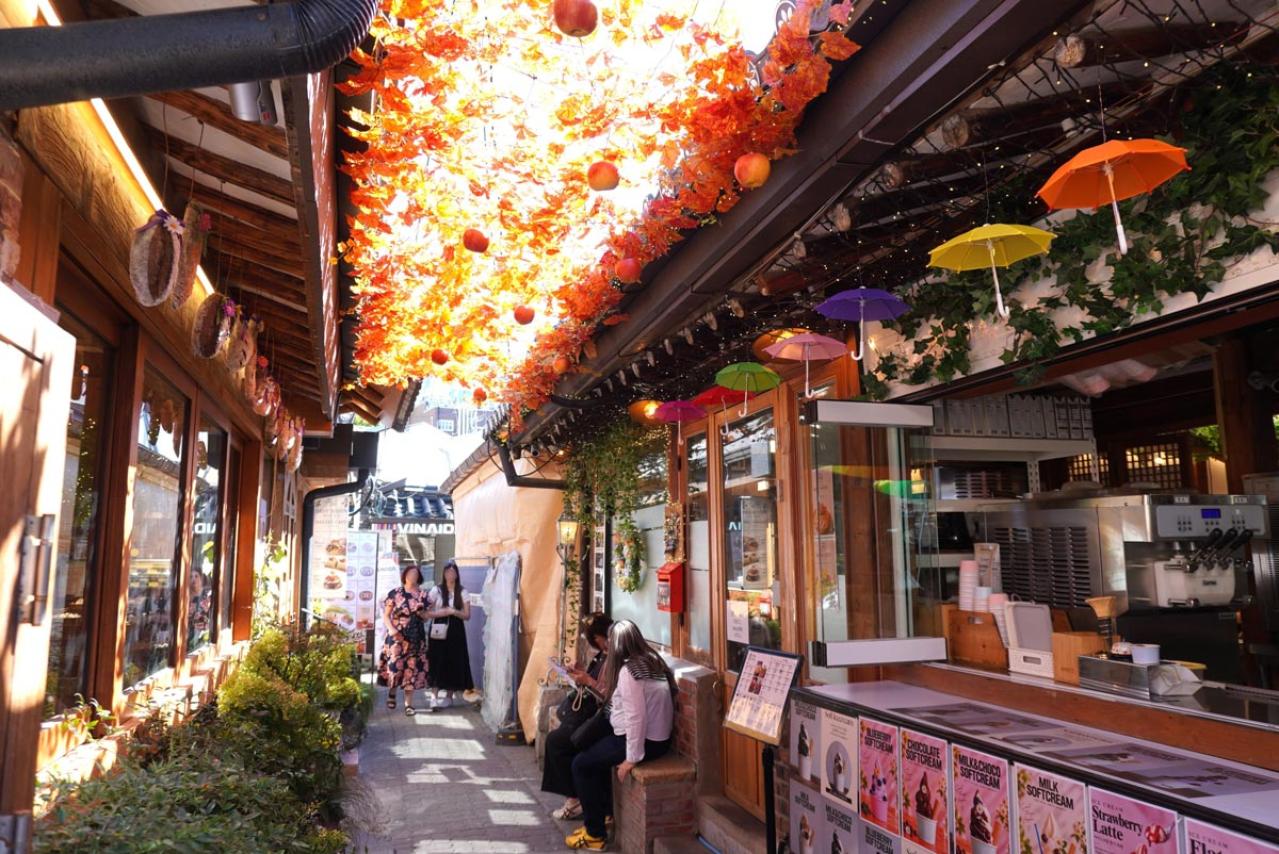秋のソウル・益善洞（イクソンドン）へ、路地裏散歩。カフェと新オープンのベーグル店に寄り道（画像2）