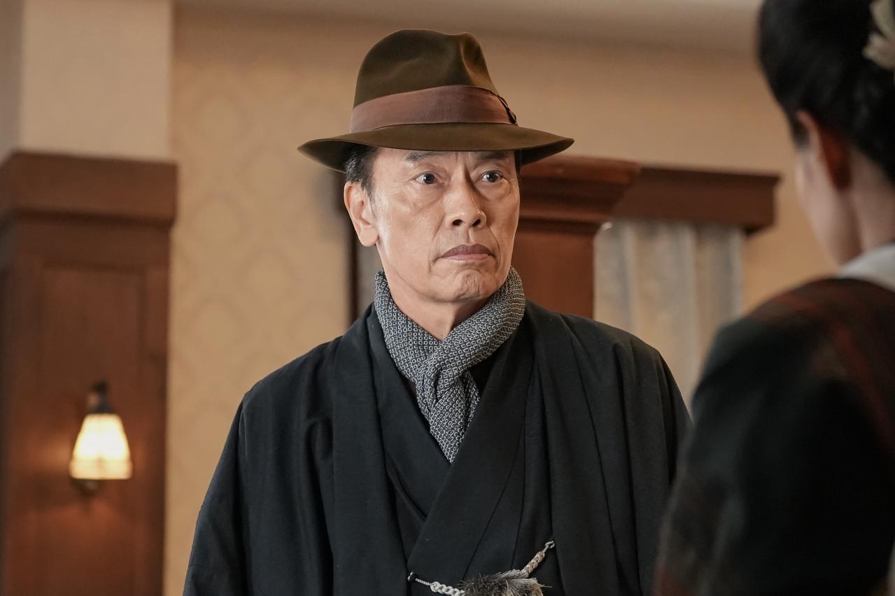 朝ドラ【ブラッサム】明日のあらすじ：珠が仕事中に黒崎（遠藤憲一）へ渡した自作小説。大胆な行動が招く結末とは？（ネタバレあり）