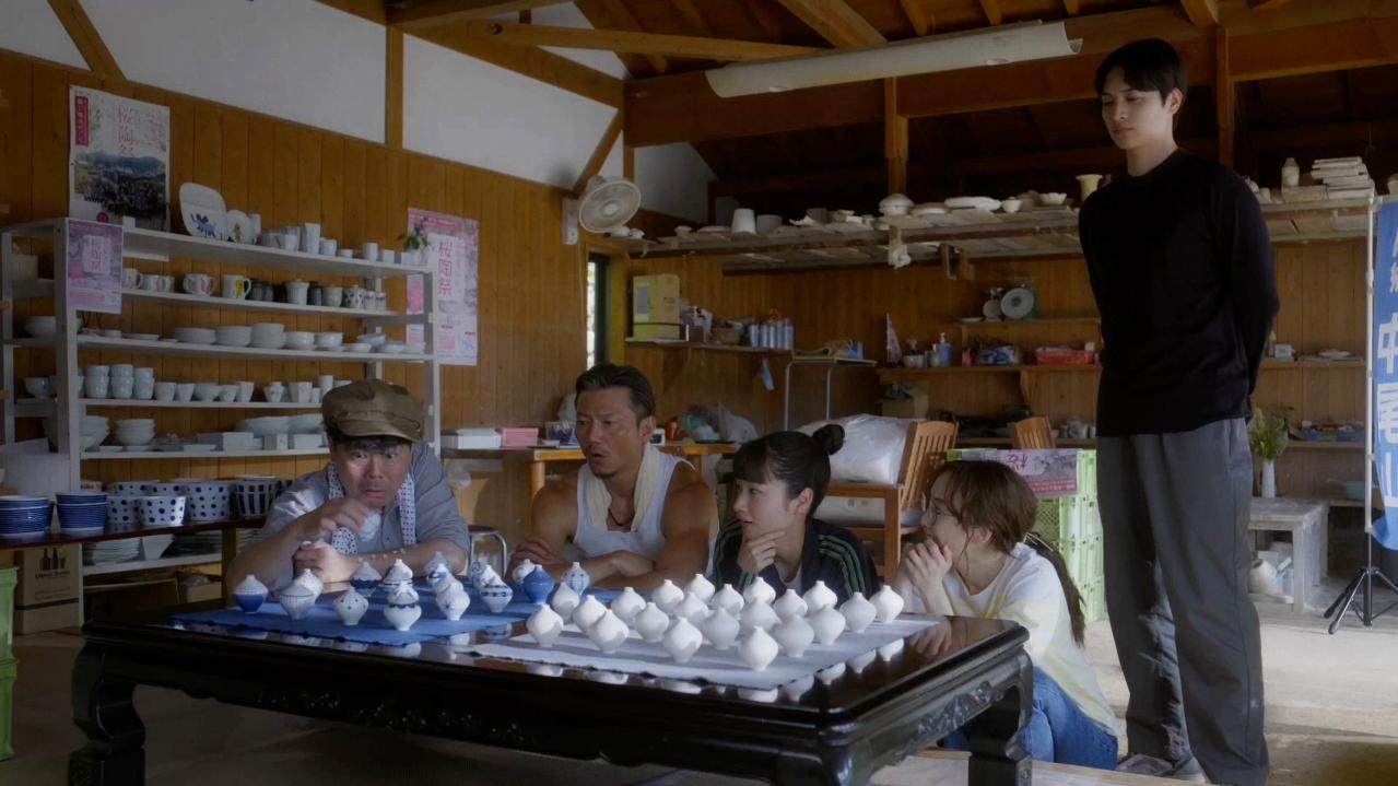 NHK夜ドラ【青の花 器の森】第4回のあらすじは？ 龍生（一ノ瀬颯）からの思いがけない差し入れに驚く青子（松井玲奈）（ネタバレあり）（画像4）
