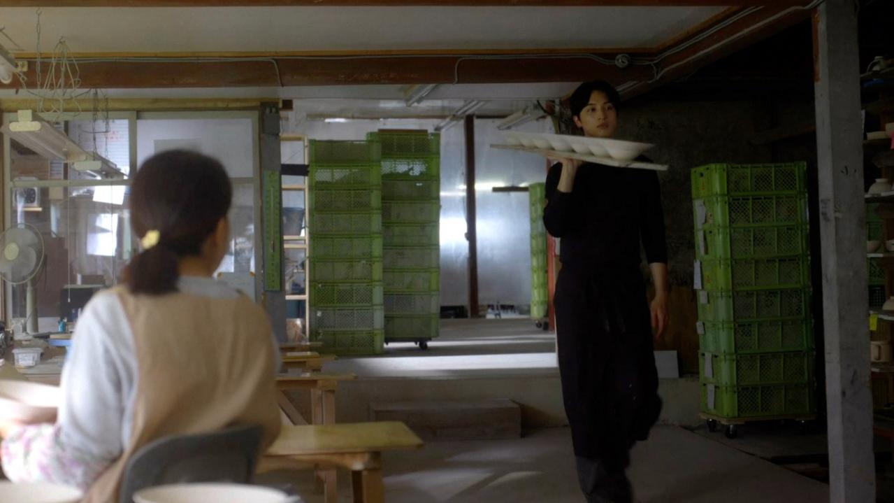 NHK夜ドラ【青の花 器の森】第2回のあらすじは？ 何かと対立する青子（松井玲奈）、龍生（一ノ瀬颯）が同じ窯で働き始めて…（ネタバレあり）（画像3）