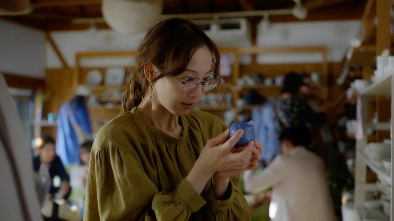 NHK夜ドラ【青の花 器の森】第4回のあらすじは？ 龍生（一ノ瀬颯）からの思いがけない差し入れに驚く青子（松井玲奈）（ネタバレあり）（画像5）
