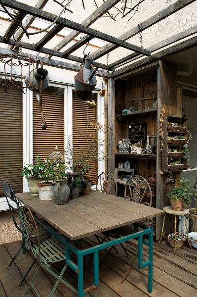 【クリスマスローズの庭実例】白や紫の落ち着いた花色の花壇＆和の植物とクリスマスローズが調和するガーデン【ガーデニング】（サムネイル画像5）